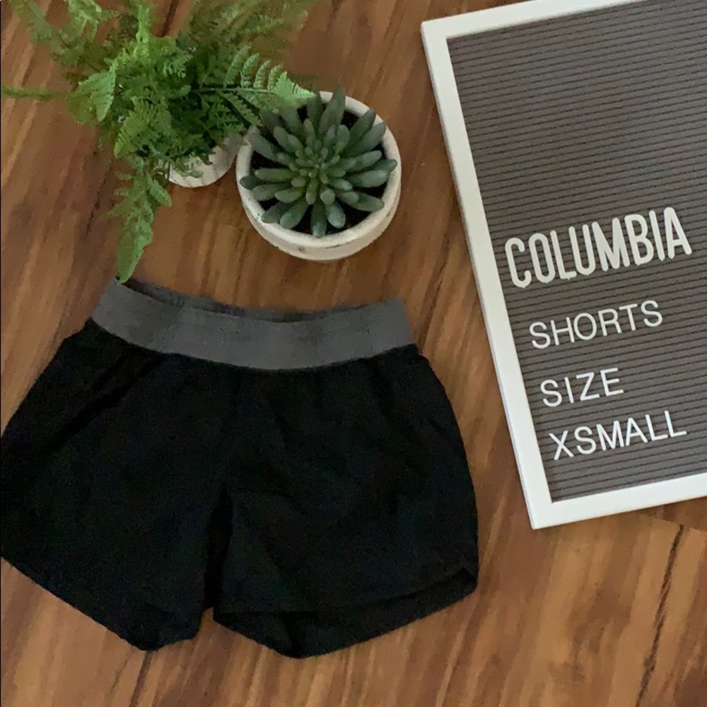 Women’s Columbia Shorts - Size X-Small